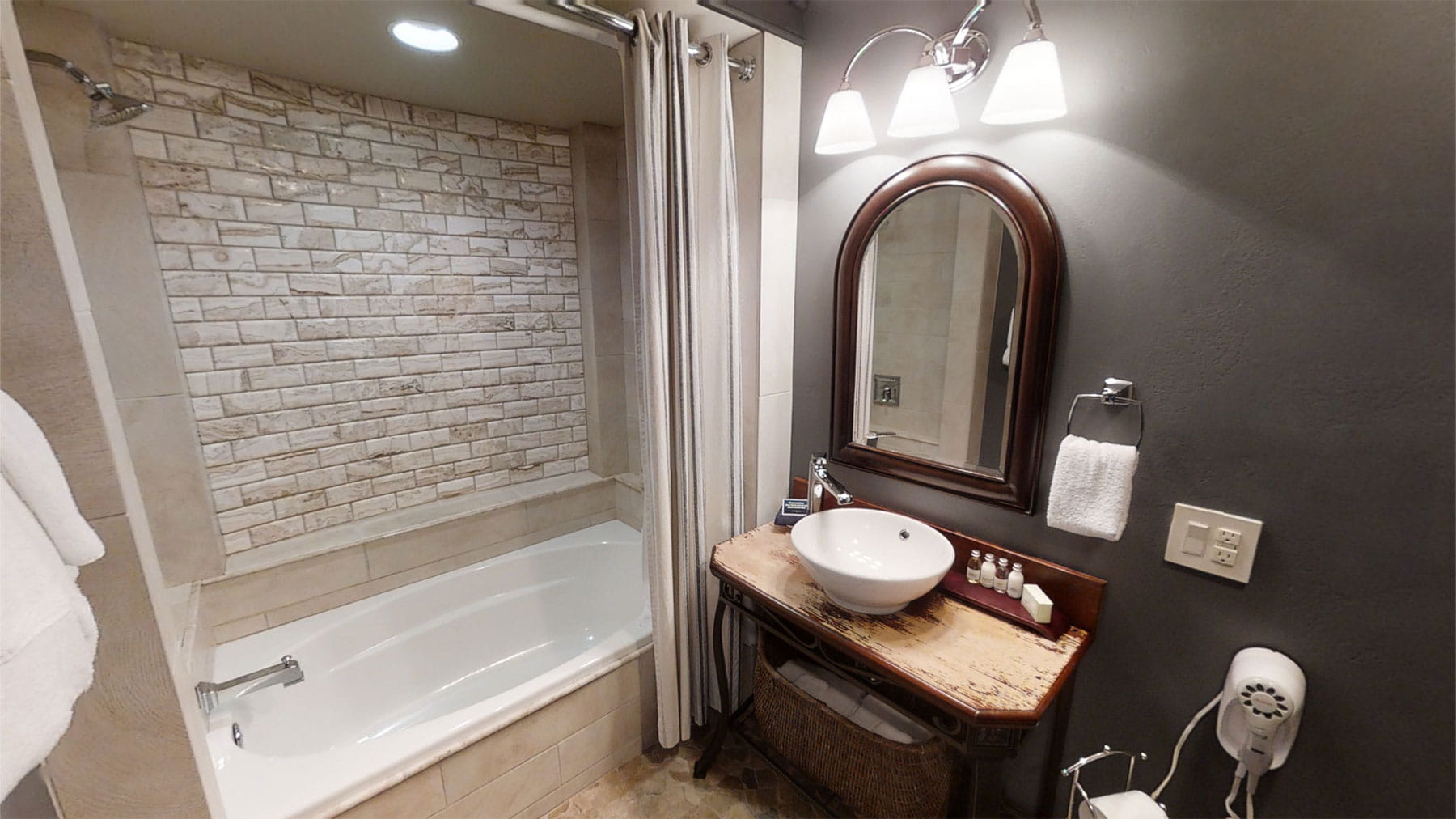 Pedestal House Snowshoe Mountain