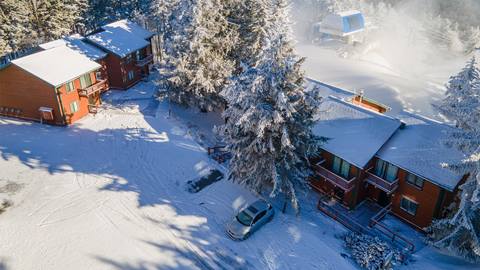 Powder Monkey Lodging at Snowshoe Mountain