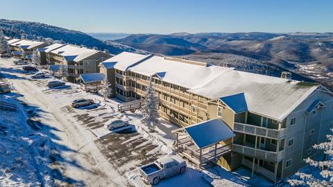 Summit Lodging at Snowshoe Mountain