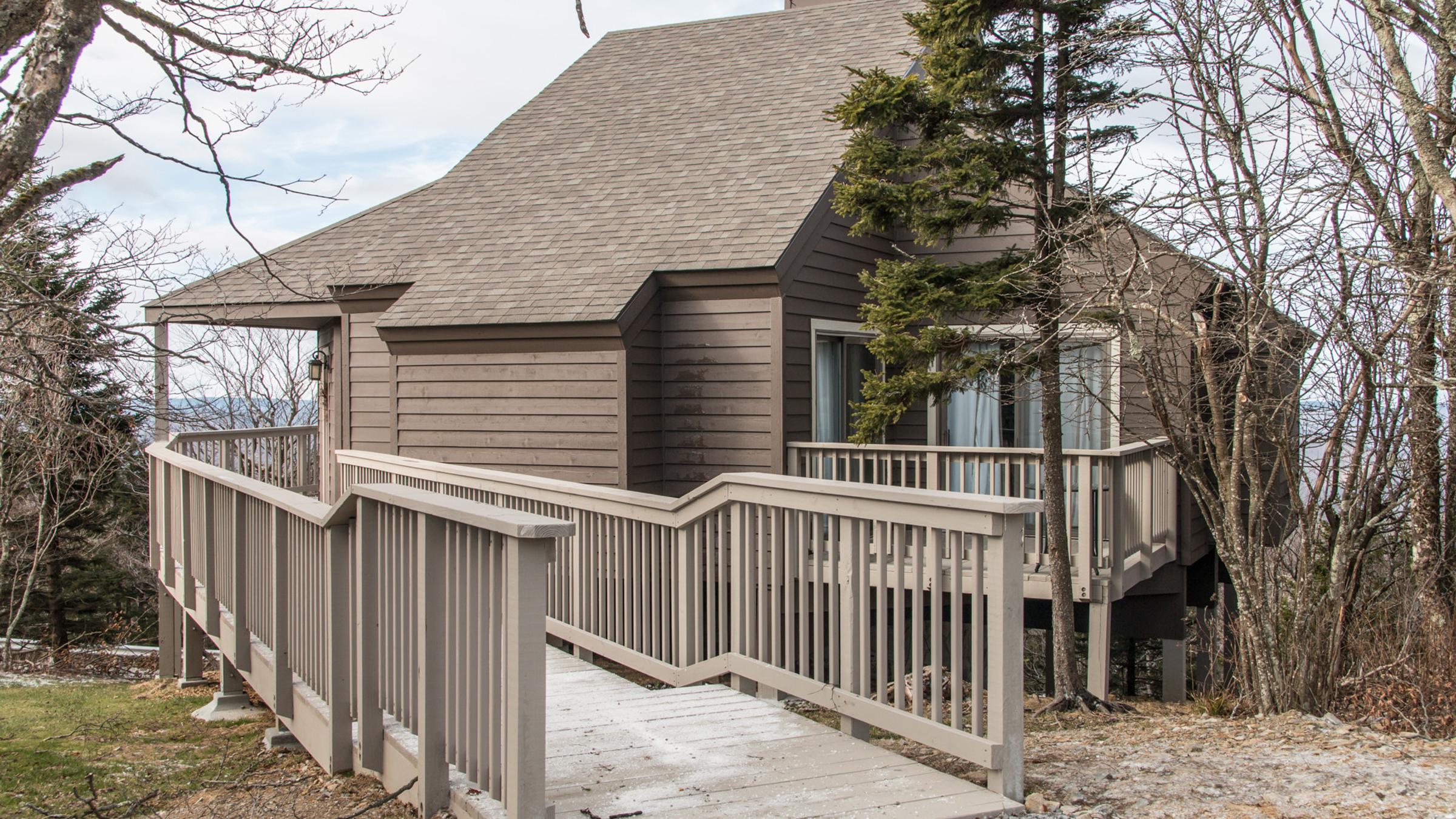 Pedestal House Snowshoe Mountain