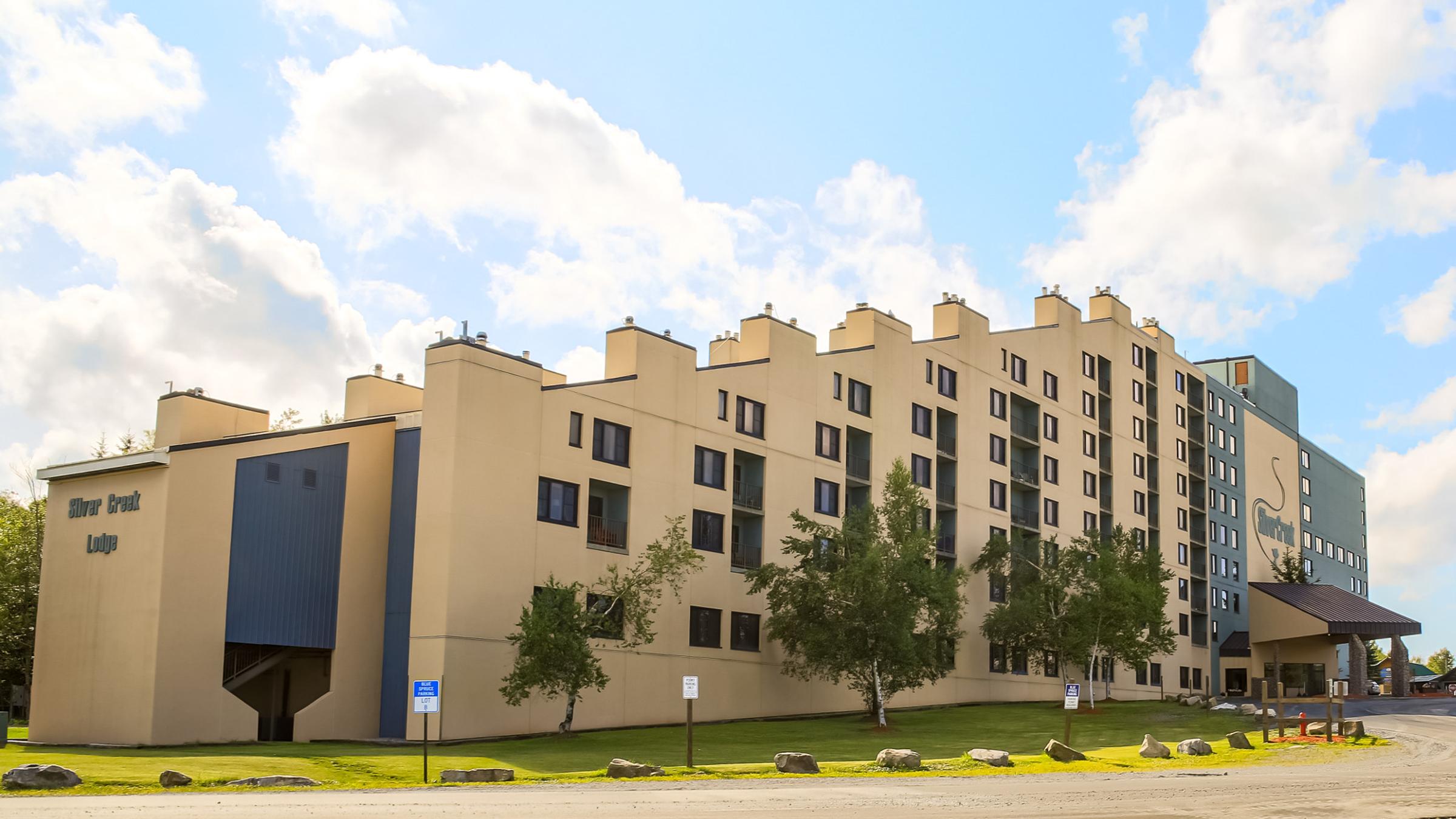 Silver Creek Lodge Snowshoe Mountain