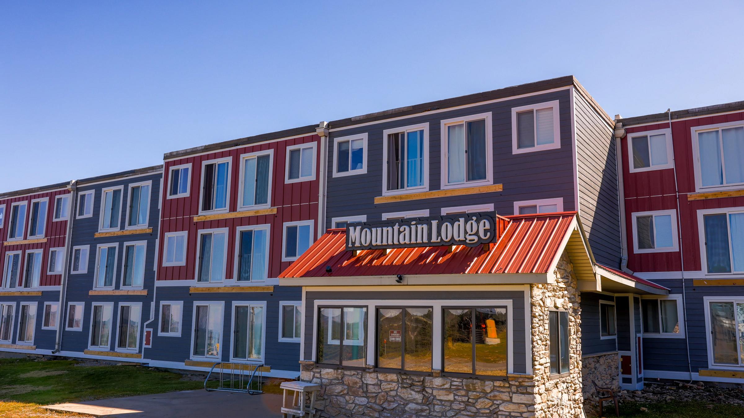 Mountain Lodge Snowshoe Mountain