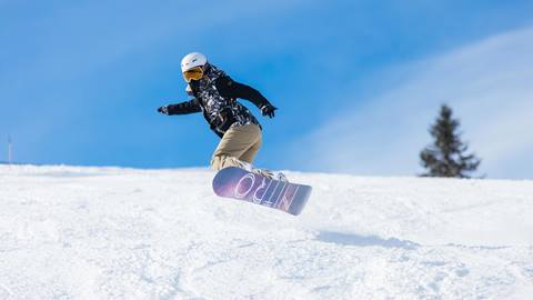 Snowboarder